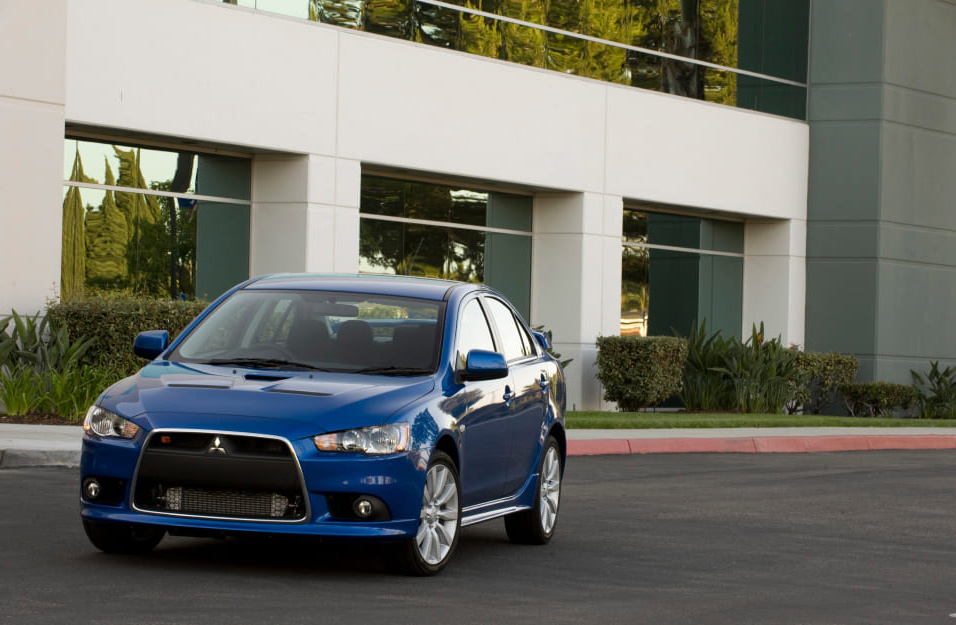 Замена аккумулятора Mitsubishi Lancer-Ralliart