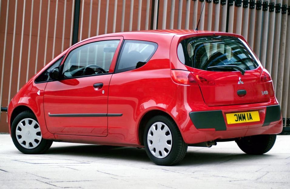 Замена аккумулятора Mitsubishi Сolt